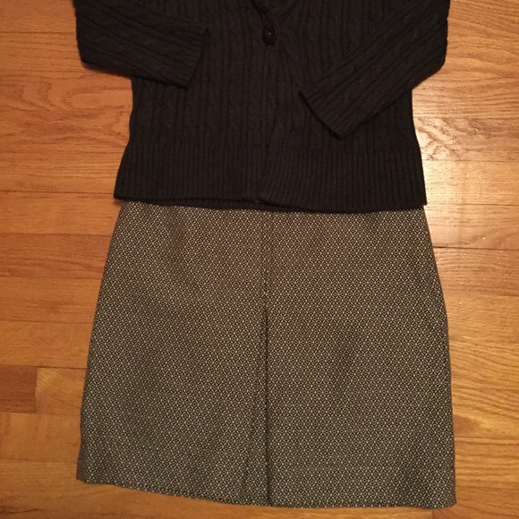 LOFT Skirt - Picture 4 of 4